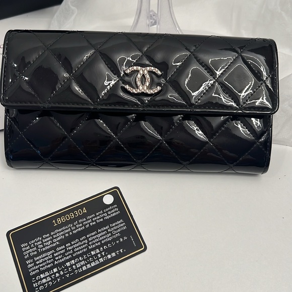 CHANEL BLACK PATENT LONG WALLET With authenticity card and Poshmark COA - Picture 7 of 11